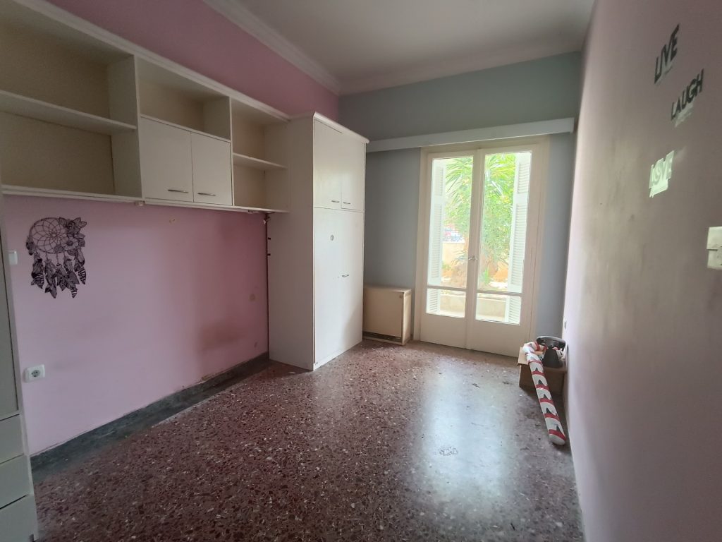 Apartment For Sale in Ilioupoli 964509